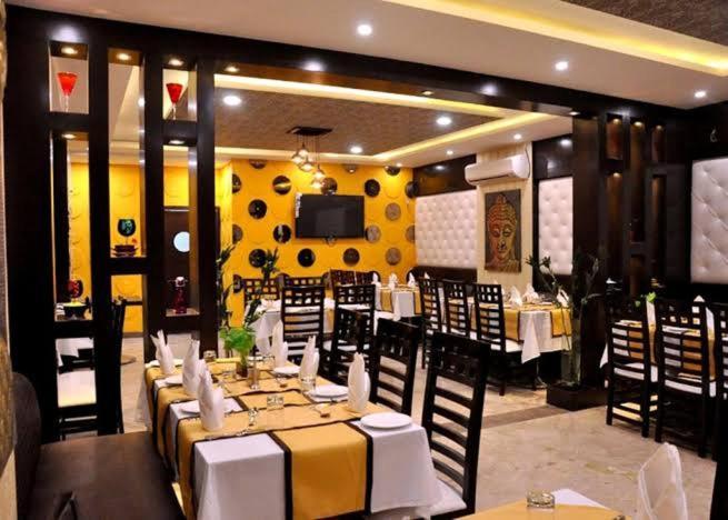 Hotel Bellevue , Gwalior Extérieur photo