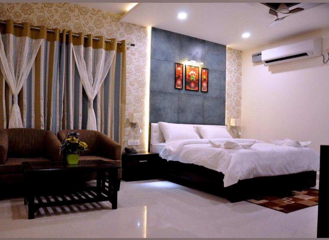 Hotel Bellevue , Gwalior Extérieur photo