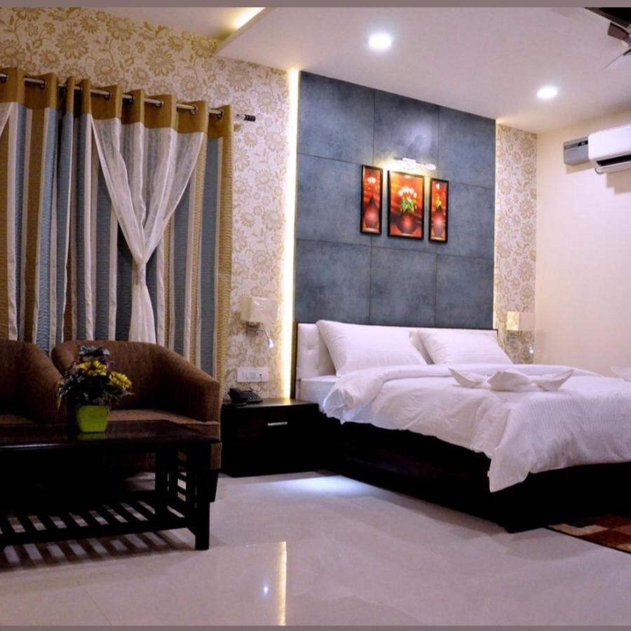 Hotel Bellevue , Gwalior Extérieur photo