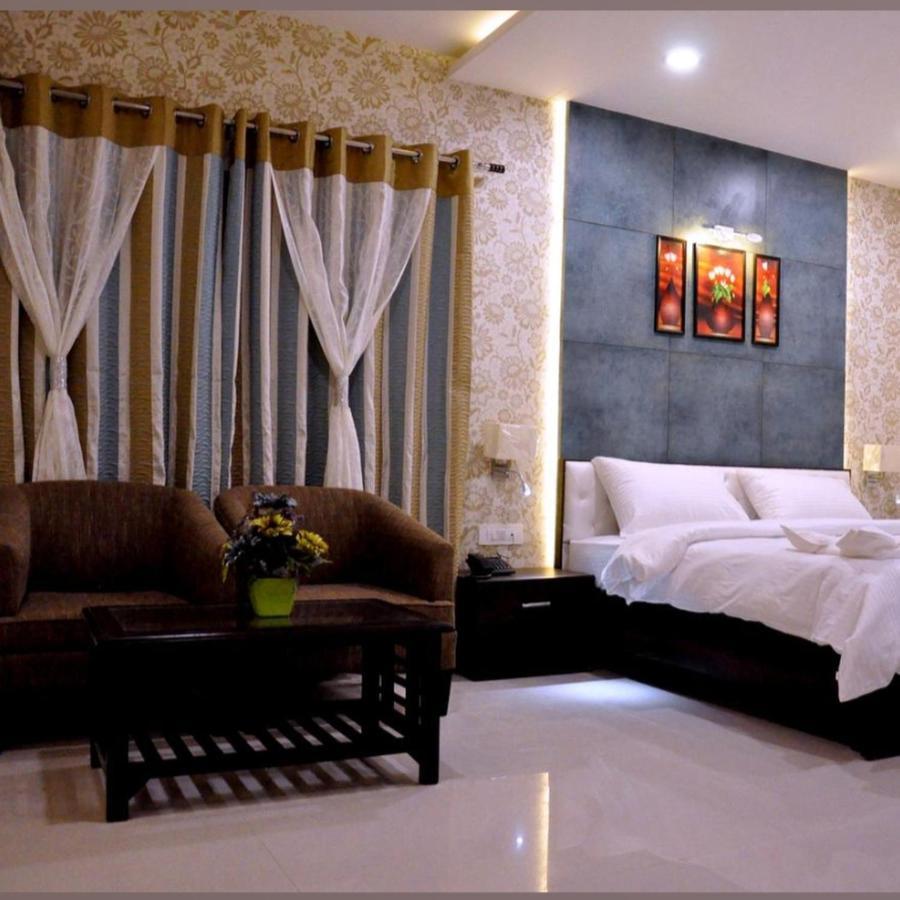 Hotel Bellevue , Gwalior Extérieur photo